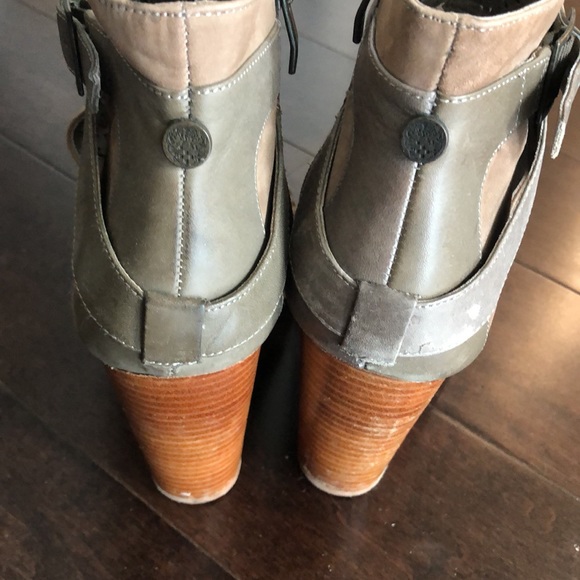 Vince Camuto booties - Picture 4 of 5